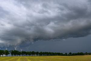Dunkle Wolken zeigen sich in den kommenden Tagen öfter in Deutschland. 