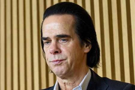 Nick Cave erinnert mit bewegenden Worten an seinen verstorbenen Sohn Nick Cave erinnert mit bewegenden Worten an seinen verstorbenen Sohn