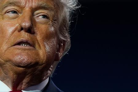 US-Präsident Donald Trump spricht während eines KI-Gipfels im Andrew W. Mellon Auditorium in Washington.
