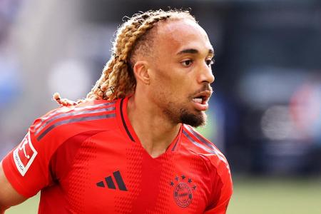 Abgang möglich: Sacha Boey - Sacha Boey und der FC Bayern - bislang funktioniert das nicht wie erhofft. Der Franzose war im Januar 2024 für 30 Millionen Euro gekommen - so viel würde er bei einem Wechsel wohl nicht mehr einbringen. Unter anderem Olympique Marseille soll interessiert sein.