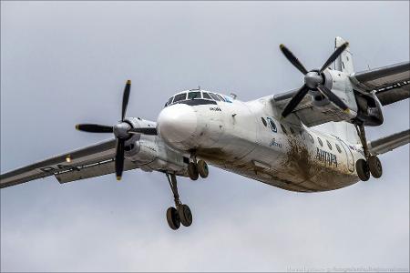 Bei der Unglücksmaschine handelte es sich um eine Antonow vom Typ An-24 wie auf diesem Foto. (Archivbild)