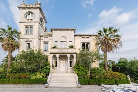 07/2025 Rene Benko Versteigerung Villa Ansaldi Sirmione