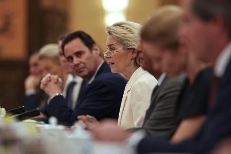 Ursula von der Leyen sprach davon, das chinesisch-europäische Verhältnis wieder auszugleichen. 