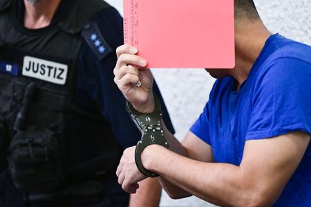 Weil er nach Überzeugung des Gerichts seine Sprachlehrerin getötet hat, muss ein 38 Jahre alter Mann ins Gefängnis. (Archivbild)