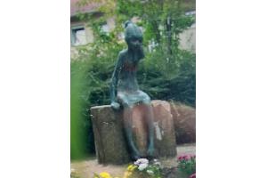 Skulptur entwendet