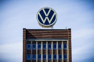 VW erleidet einen Gewinneinbruch im 2 Quartal. (Archivbild)
