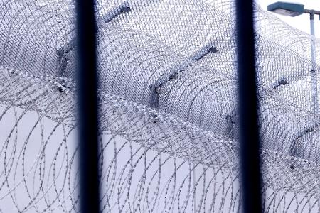 Viele Gefängnisse in Deutschland sind laut einer Umfrage am Rande ihrer Kapazität. (Symbolfoto) Viele Gefängnisse in Deutschland sind laut einer Umfrage am Rande ihrer Kapazität. (Symbolfoto)