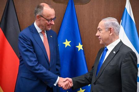 Im Telefonat forderte Bundeskanzler Merz den israelischen Premierminister Netanjahu den Angaben nach auf, alles in seiner Macht Stehende zu unternehmen, um umgehend einen Waffenstillstand zu erreichen. (Archivbild) Im Telefonat forderte Bundeskanzler Merz den israelischen Premierminister Netanjahu den Angaben nach auf, alles in seiner Macht Stehende zu unternehmen, um umgehend einen Waffenstillstand zu erreichen. (Archivbild)